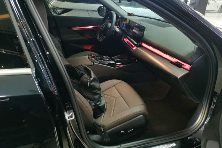 Used BMW 5 Series 2025 530Li Leading Model M Sport Package