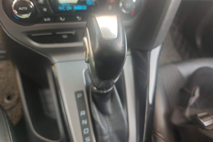 Used Ford Focus 2012 Hatchback 1.6L Automatic Fashion Edition Gear Lever