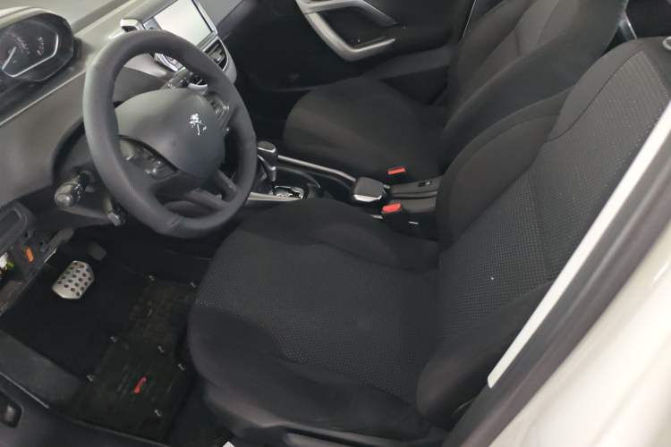 Used Peugeot 2008 2014 1.6L Automatic Fashion Edition
