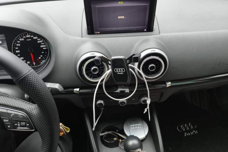 Used Audi A3 2020 Limousine 35 TFSI Fashion Edition China VI Emission Standard Audio And AC Panel