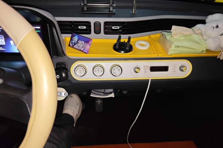 Used Wuling Hongguang MINIEV 2022 Macaron Premium Model – Lithium Iron Phosphate