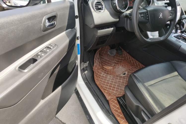 Used Peugeot 3008 2016 1.6THP Automatic Classic Edition