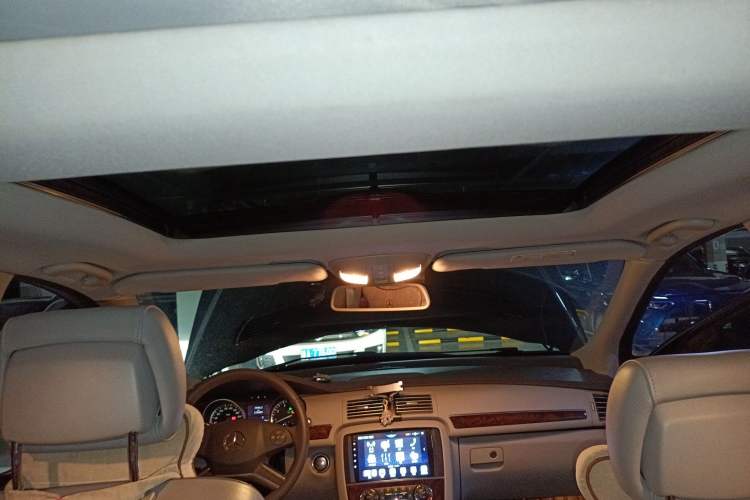 Used Mercedes-Benz R-Class 2010 R 350 L 4MATIC