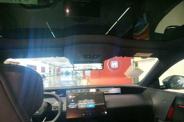 Used Avatr 06 2025 Max All-Electric Version