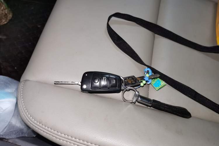 Used Audi A6L 2011 2.0 TFSI automatic Comfort trim Vehicle Key