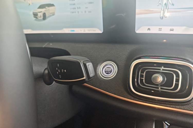 Used Chery Tiggo 9 2023 2.0T Dual-Clutch Two-Wheel Drive Luxury Edition 5 Seats
