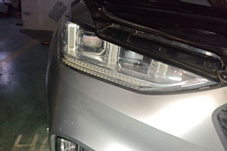 Used Wey VV6 2018 2.0T Two-Wheel-Drive Ultra-Luxury Version China V Standard