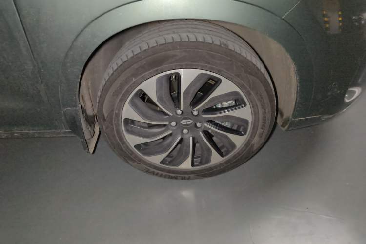 Used Hima AITO M7 2022 1.5T Four-Wheel Drive Luxury Edition Right Front Wheel Hub