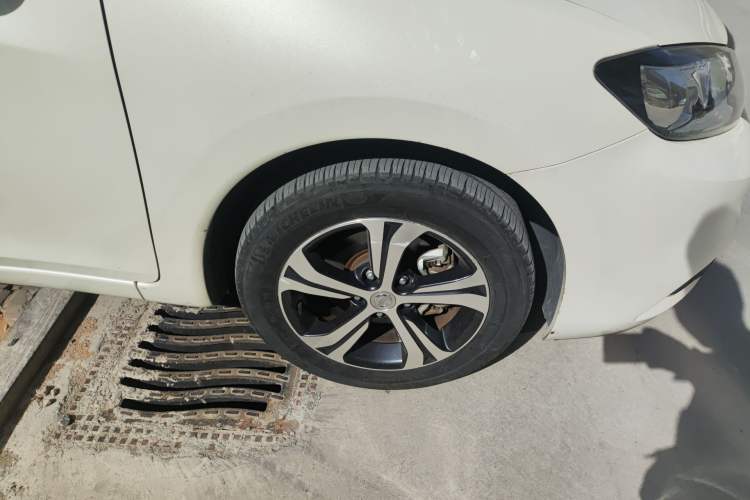 Used Nissan Tiida 2019 1.6L CVT Smart Drive Version China VI Standard Right Front Wheel Hub