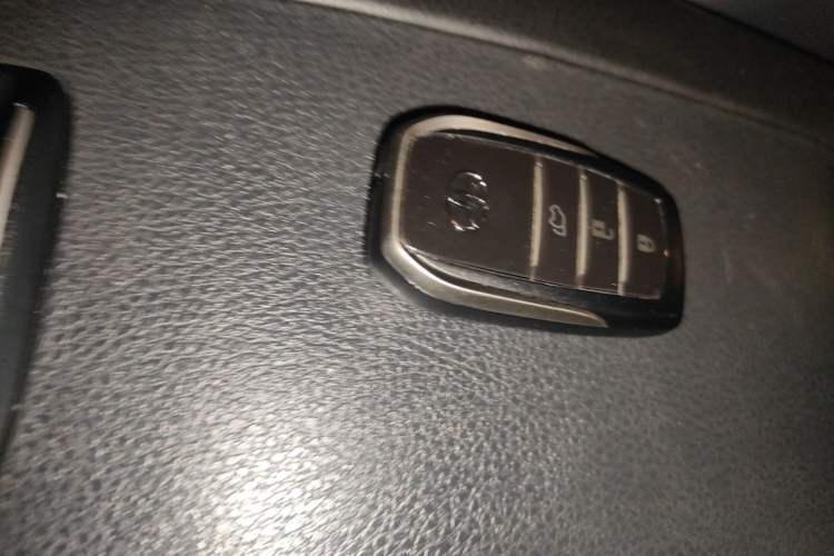 Used Toyota Highlander 2018 2.0T Four-Wheel Drive Prestige Version 7 Seats China V Emission Standard