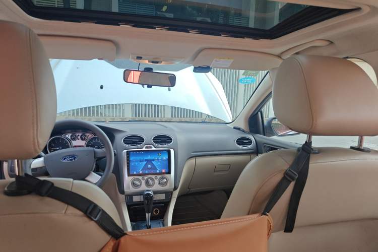 Used Ford Focus 2011 Sedan 1.8L Automatic Fashion Edition
