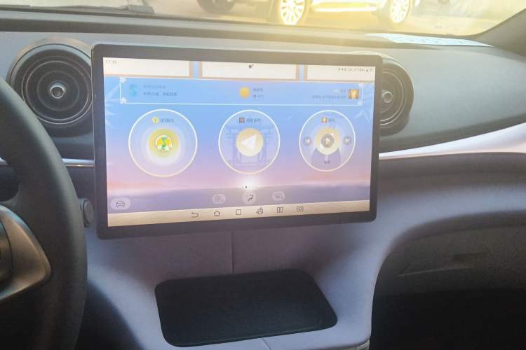 Used BYD Dolphin 2023 420 km Fashion Edition Audio And AC Panel