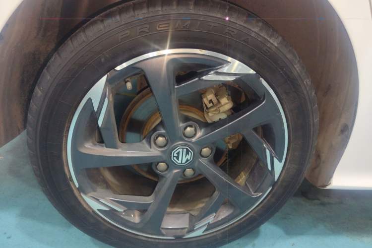 Used MG 5 2022 300TGI DCT Chao Yue Luxury Edition
