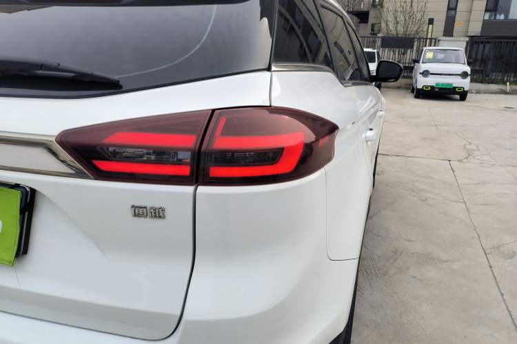 Used Geely Auto Emgrand X7 Sport 2018 1.8TD Automatic Two-Wheel Drive Smart Connect 4G Internet Edition