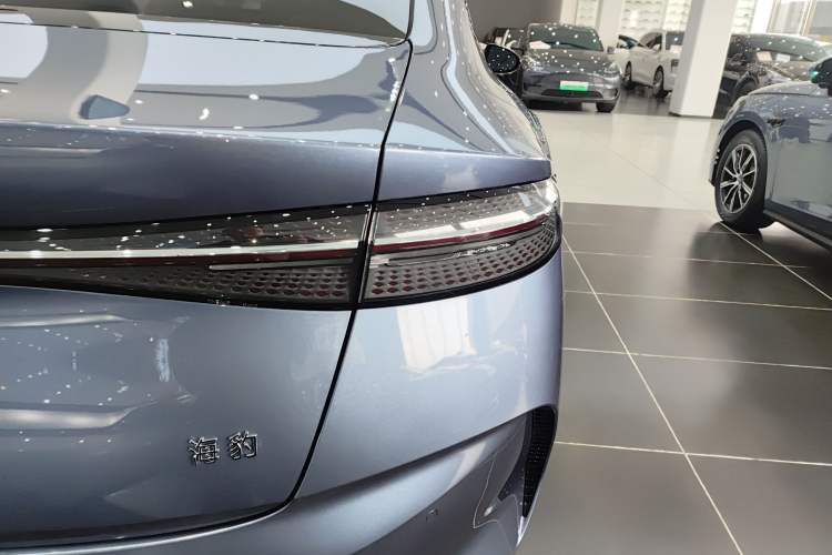 Used BYD Seal 2022 700 km Long-Range Rear-Wheel-Drive Version Right Rear Taillight