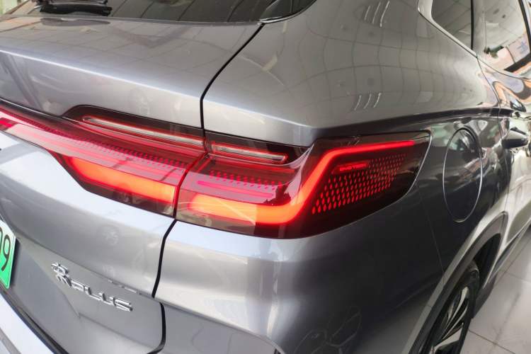 Used BYD Song PLUS New Energy 2024 Honor Edition EV 520km Luxury Model Right Rear Taillight