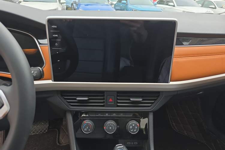 Used Volkswagen Bora 2023 200TSI DSG Enjoyment Edition Audio And AC Panel