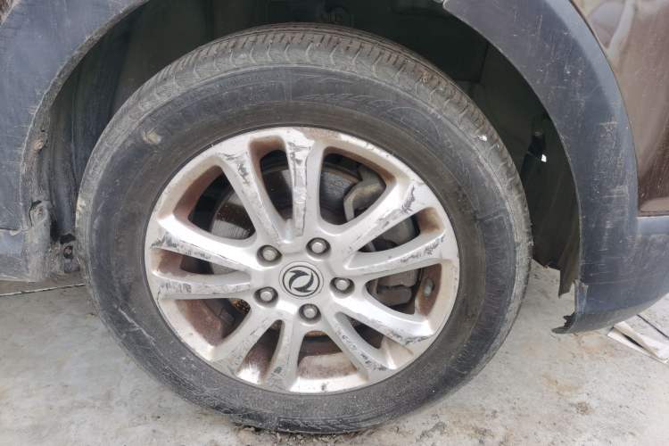 Used Dongfeng Fengon 360 2015 1.5L Manual Comfort 7-Seater China IV Standard
