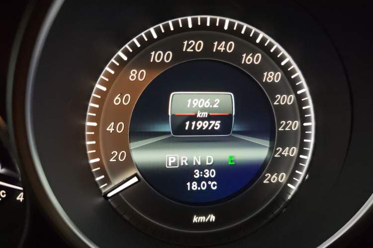 Used Mercedes-Benz C-Class 2011 C 200 Fashion Travel Edition
