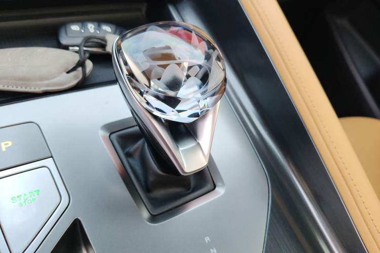 Used Roewe RX5 New Energy 2023 eRX5 Super Hybrid Prestige Edition Gear Lever