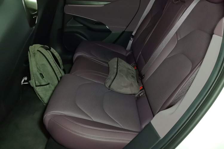 Used Xiaomi Auto SU7 2024 Rear-Drive Long-Range Intelligent Driving Version Left Rear Seat