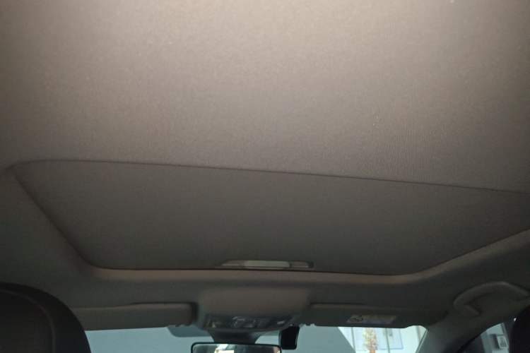 Used Volkswagen Lavida 2023 Revised Version 1.5L Automatic Starry Sky Edition – 5 Million Units Headliner