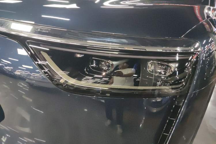 Used Hima AITO M8 2025 Extended-Range Max+ Version 53.4 kWh 5-Seater Edition Left Front Headlight