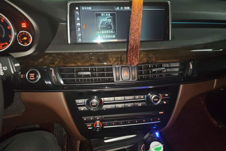 Used BMW X5 2018 xDrive35i Elegant Edition Audio And AC Panel