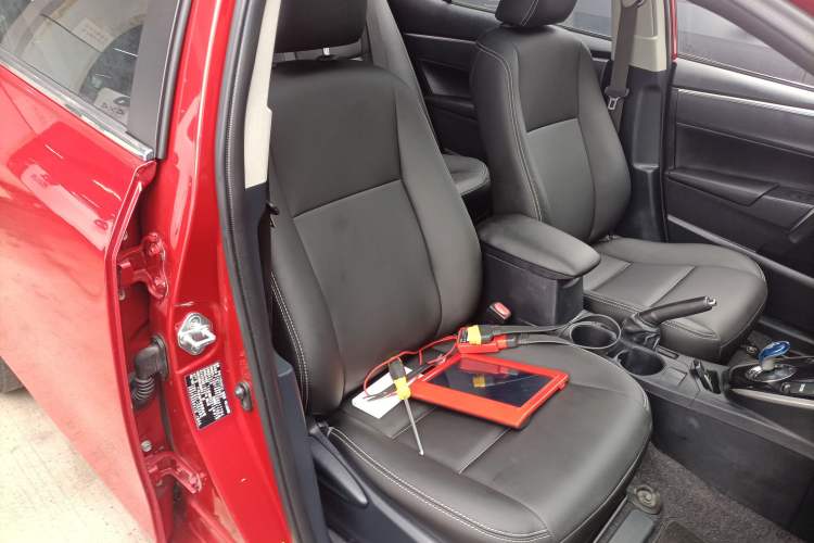 Used Toyota Levin 2016 Dual-Engine 1.8H GS E-CVT Elite Model with Sunroof Right Front Seat