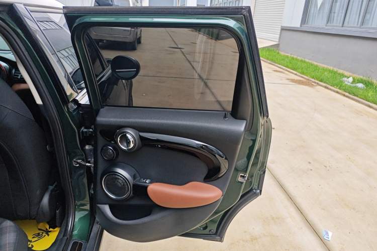 Used MINI MINI 2016 1.5T COOPER SEVEN Five-Door Edition