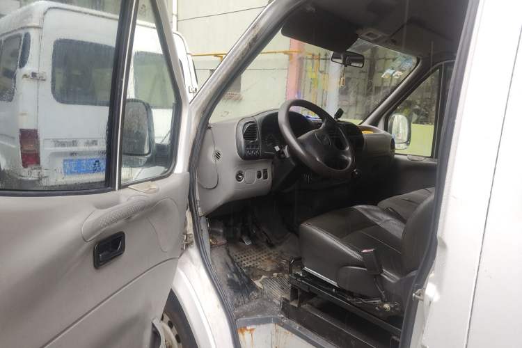 Used Ford Classic Transit 2009 2.8T Diesel Multi-Function Short Wheelbase Mid-Roof JX493ZLQ3
