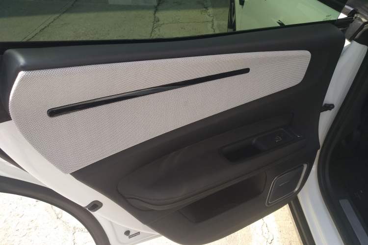 Used Polestar 4 2024 Dual-Motor Long-Range PLUS Dual-Star Connectivity Edition