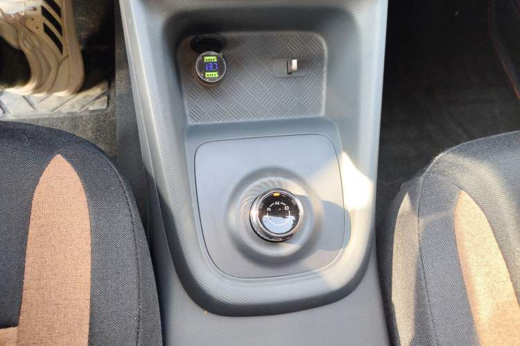 Used Wuling Hongguang New Energy 2025 Extended-Range Hybrid 50 km Standard Version