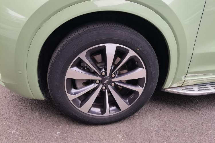 Used Li Auto ONE 2020 Extended-Range 6-Seater Version Left Front Wheel Hub