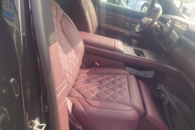 Used Nio ES8 2026 Model 6-seat Executive Luxury Edition Right Front Seat