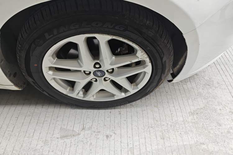 Used Ford Mondeo 2013 1.5L GTDi180 Fashion Edition Right Front Wheel Hub