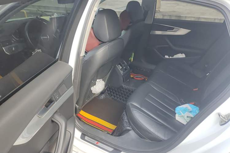 Used Audi A4L 2018 30th Anniversary Edition 40 TFSI Fashion Model
