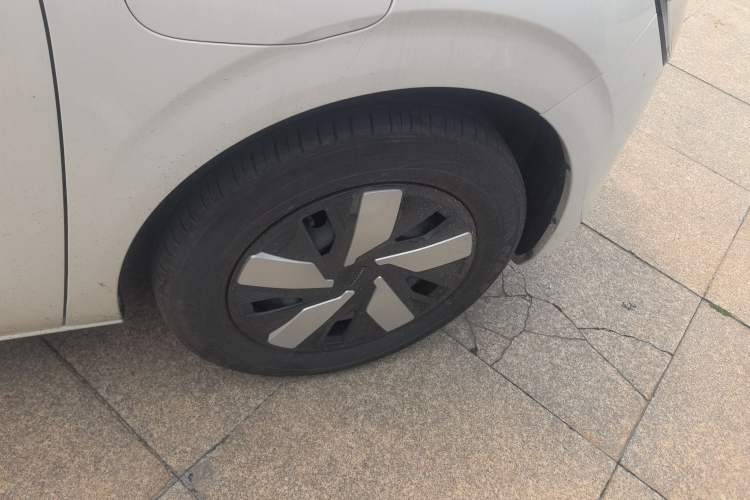 Used Dongfeng NAMMI 01 2024 New Edition 330 Air Right Rear Wheel Hub