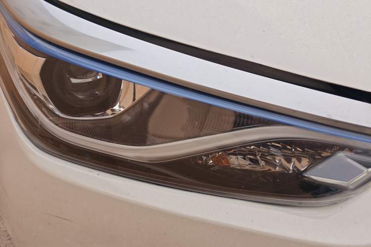 Used Toyota Levin 2017 Revised Dual-Engine 1.8H GS E-CVT Elite Sunroof Version China V Standard Right Front Headlight