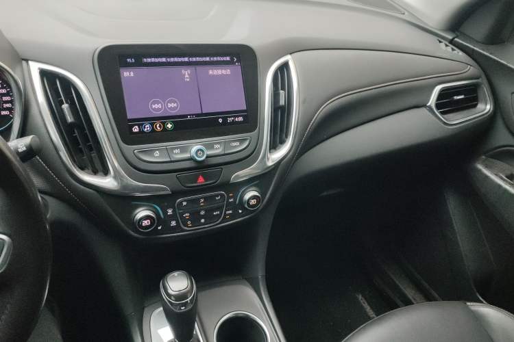 Used Chevrolet Equinox 2019 535T Automatic YuJie Edition China VI Audio And AC Panel