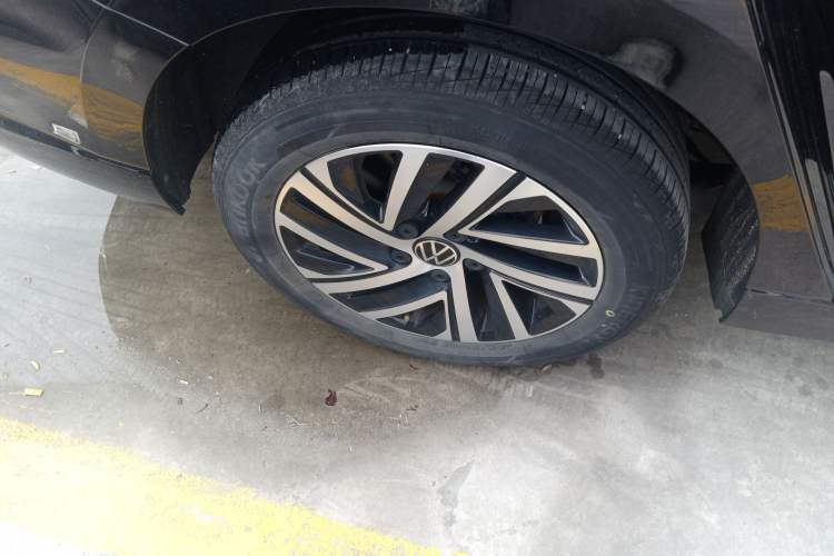 Used Volkswagen Lavida 2022 280TSI DSG Comfort Edition Right Rear Wheel Hub