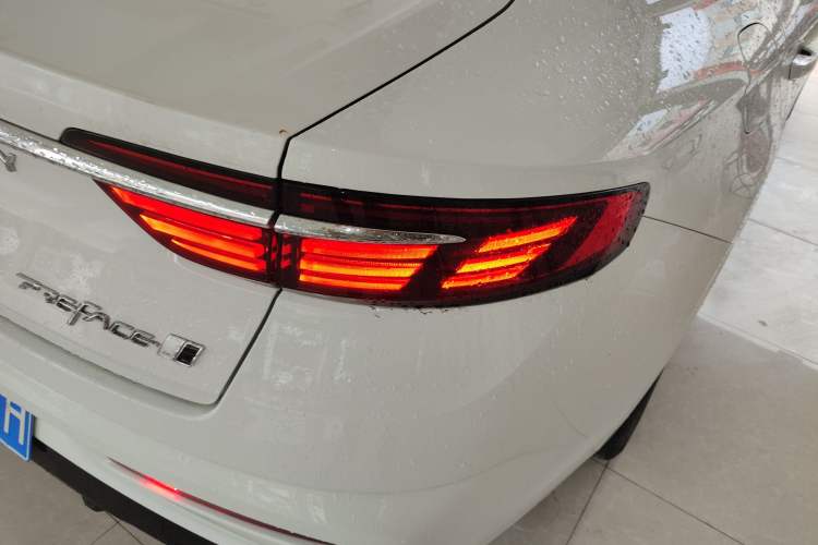 Used Geely Auto Preface 2025 Dongfang Yao 1.5TD Fuyao Edition Right Rear Taillight