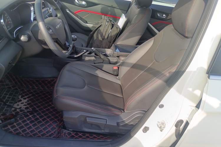 Used Venucia D60 2019 100 000 Glory 1.6L Entry Manual ChenShang Edition China VI
