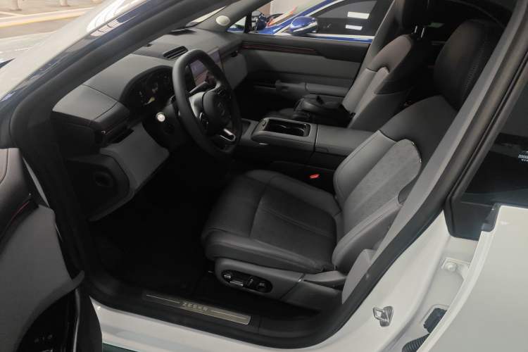 Used Zeekr 7X 2025 75 kWh Rear-Wheel Drive Intelligent Driving Version