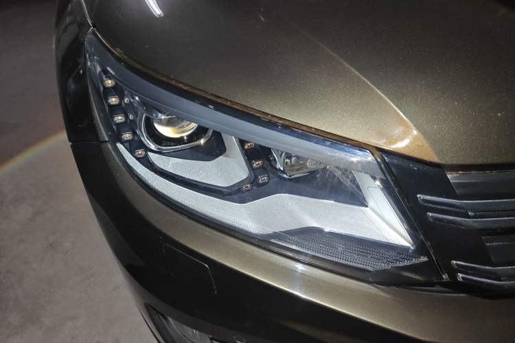 Used Volkswagen Tiguan 2015 2.0 TSI Automatic All-Wheel Drive Flagship Edition