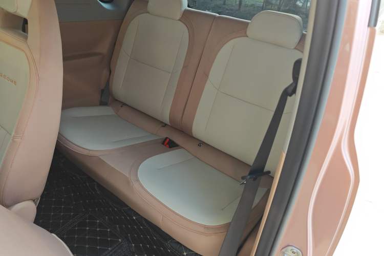 Used Geely Galaxy Panda 2023 Panda Mini 200km Endurance Bear
