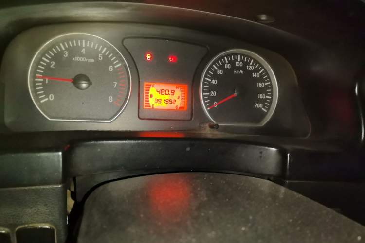 Used FORTHING Lingzhi 2015 V3 1.5L 7-seat Standard Model
