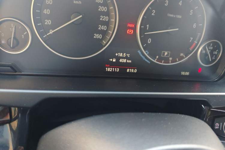 Used BMW X5 2014 xDrive35i Elegant Edition Odometer Close Up