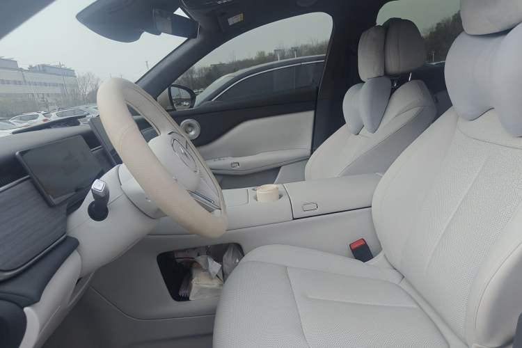 Used VOYAH COURAGE 2025 Model Rear-Drive Qiankun Edition
