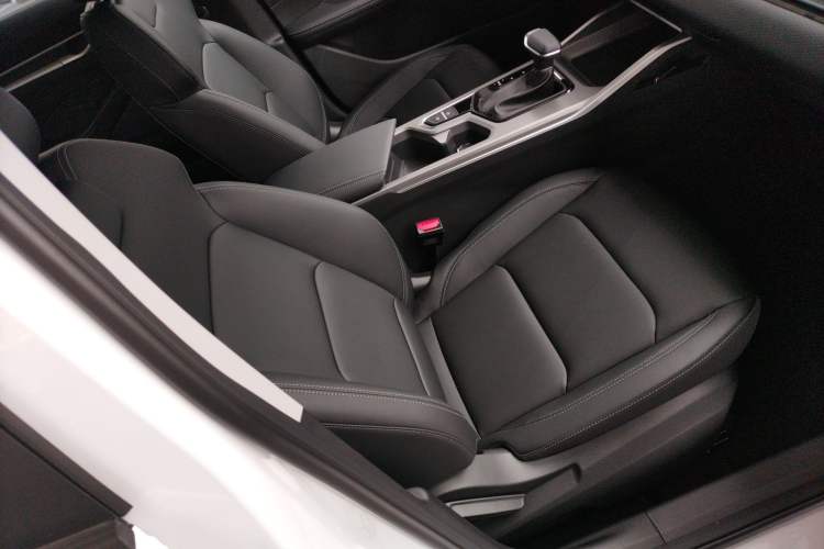 Used Geely Auto Emgrand 2026 Model 4th Generation 4 Millionth Anniversary Model 1.5L CVT Starry Edition Right Front Seat